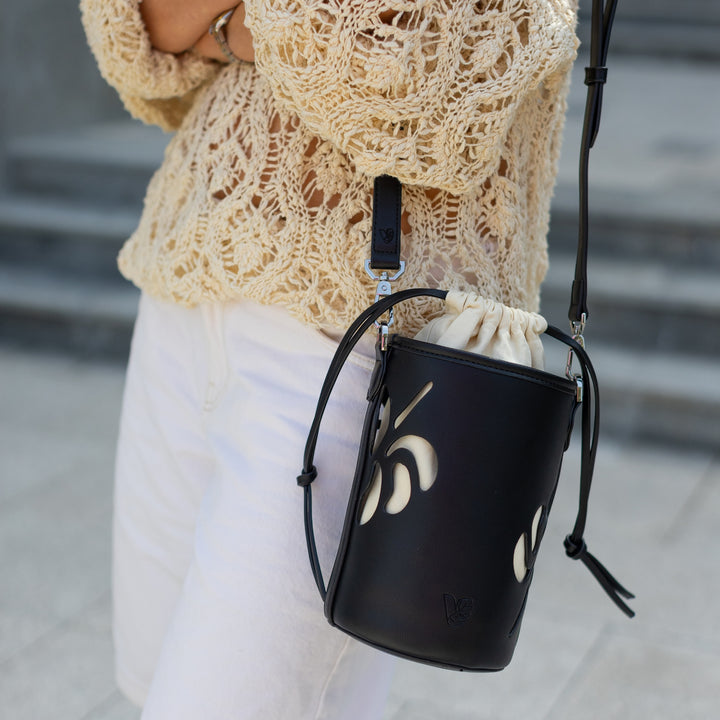 Bucket Bag Onyx alternate