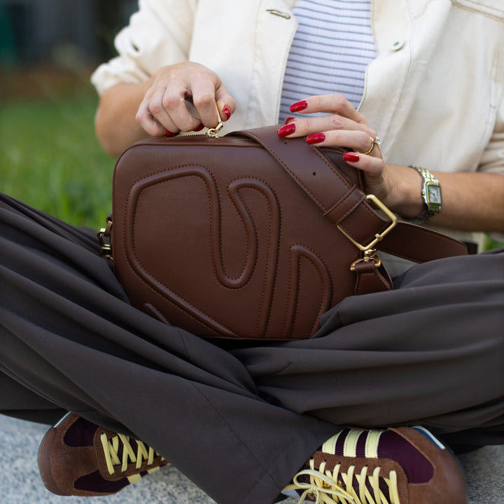 Maze Crossbody Bag Chocolate alternate